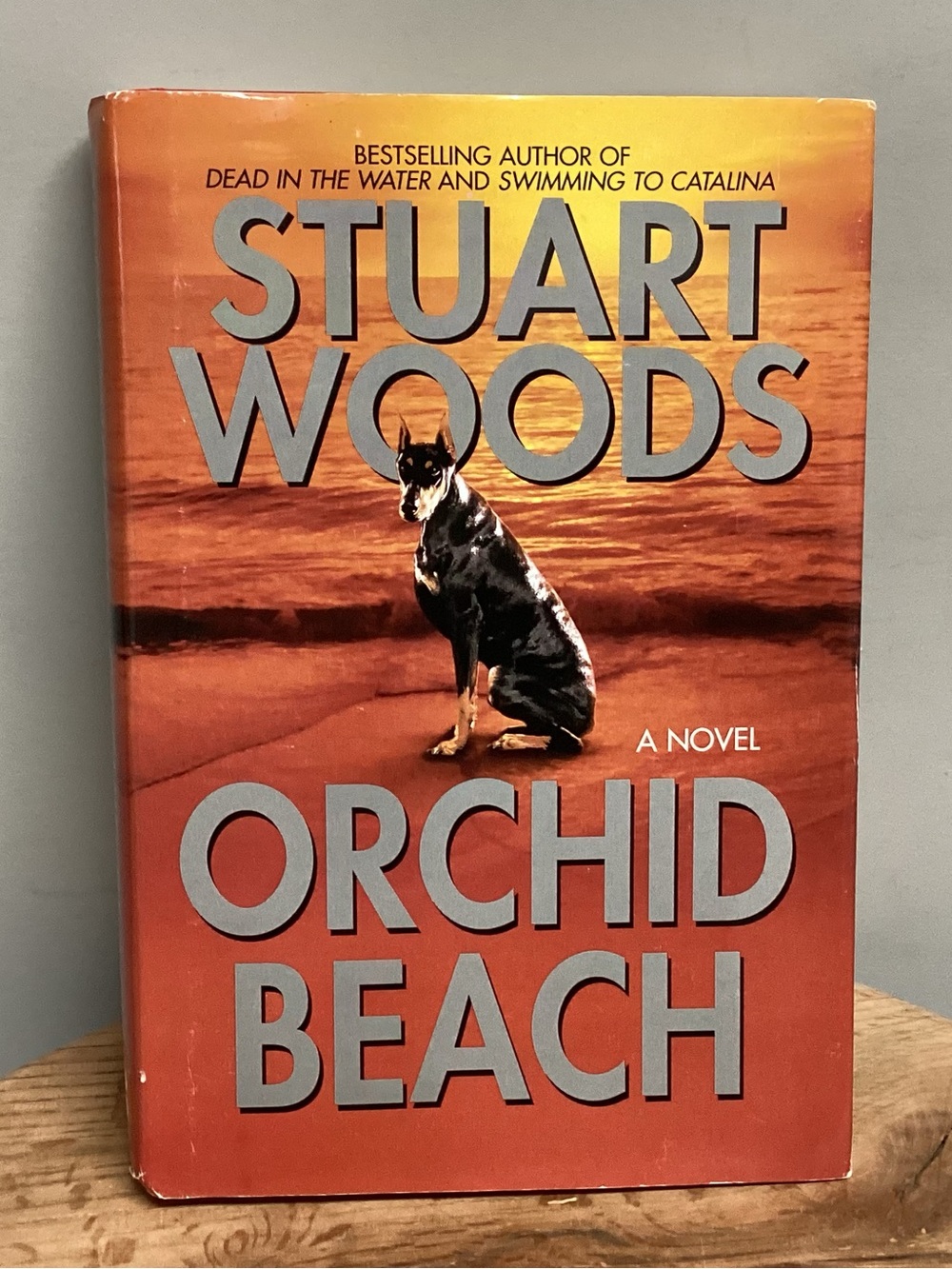 🟠 2/$10 - Orchid Beach - Hardcover / Hardback Edition - Stuart Woods - Vintage